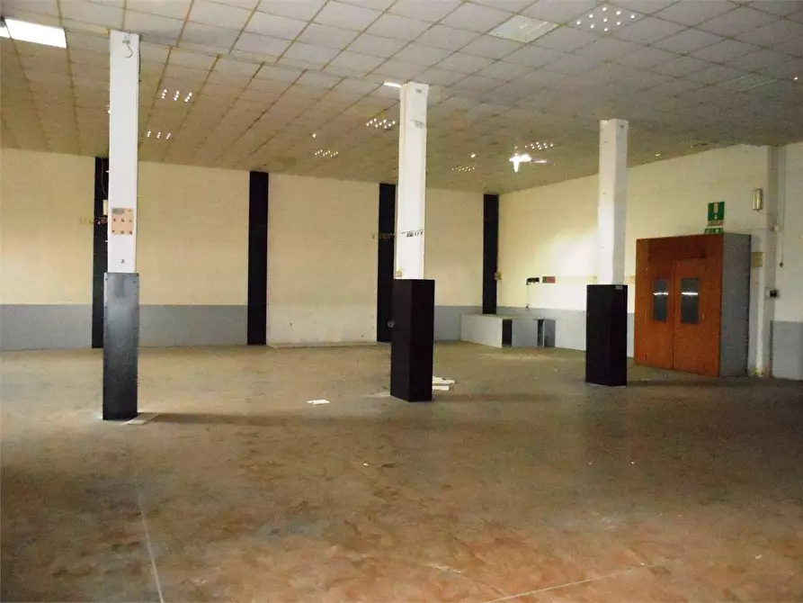 Immagine 2 di Capannone industriale in vendita  in ponte a moriano a Lucca