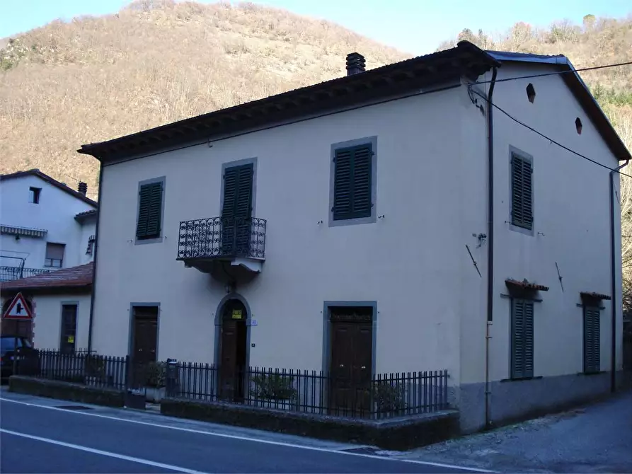 Immagine 1 di Casa indipendente in vendita  a Bagni Di Lucca