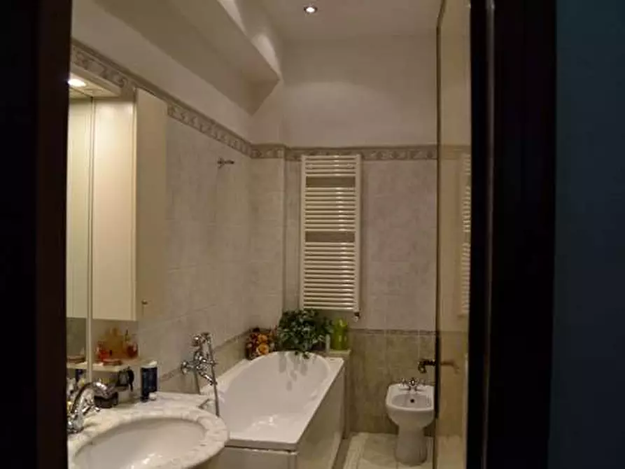 Immagine 14 di Appartamento in vendita  in lido di camaiore a Camaiore