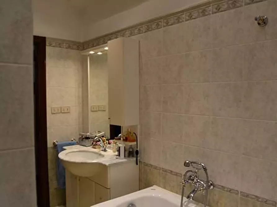 Immagine 15 di Appartamento in vendita  in lido di camaiore a Camaiore