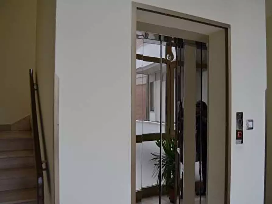 Immagine 21 di Appartamento in vendita  in lido di camaiore a Camaiore