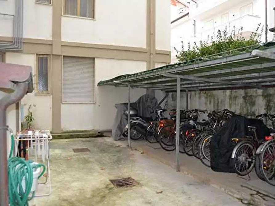 Immagine 23 di Appartamento in vendita  in lido di camaiore a Camaiore