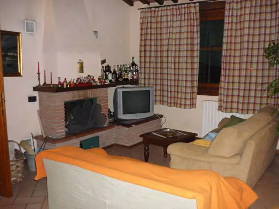 Immagine 1 di Porzione di casa in vendita  in Colle di Compito a Capannori