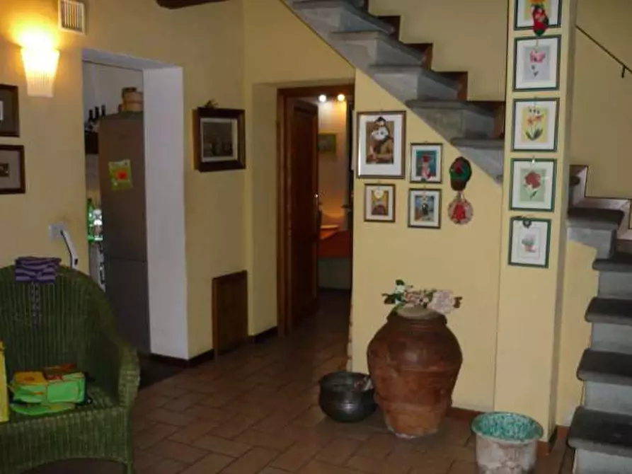 Immagine 5 di Porzione di casa in vendita  in Colle di Compito a Capannori