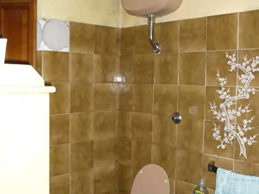 Immagine 15 di Porzione di casa in vendita  in Colle di Compito a Capannori