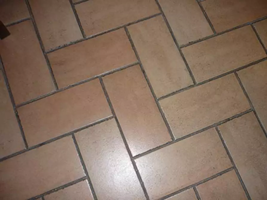 Immagine 25 di Porzione di casa in vendita  in Colle di Compito a Capannori