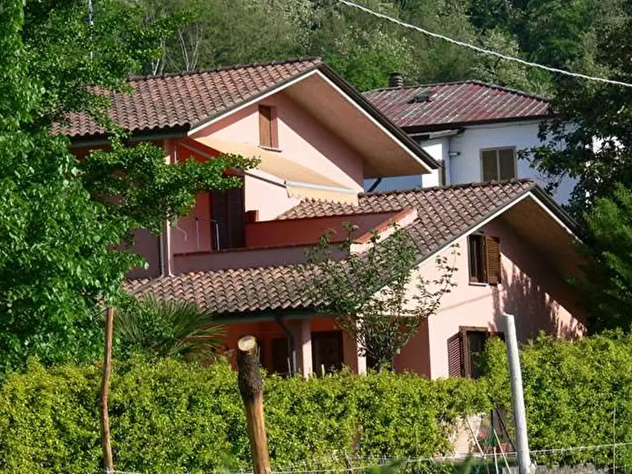 Immagine 1 di Villa in vendita  in lunigiana a Carrara