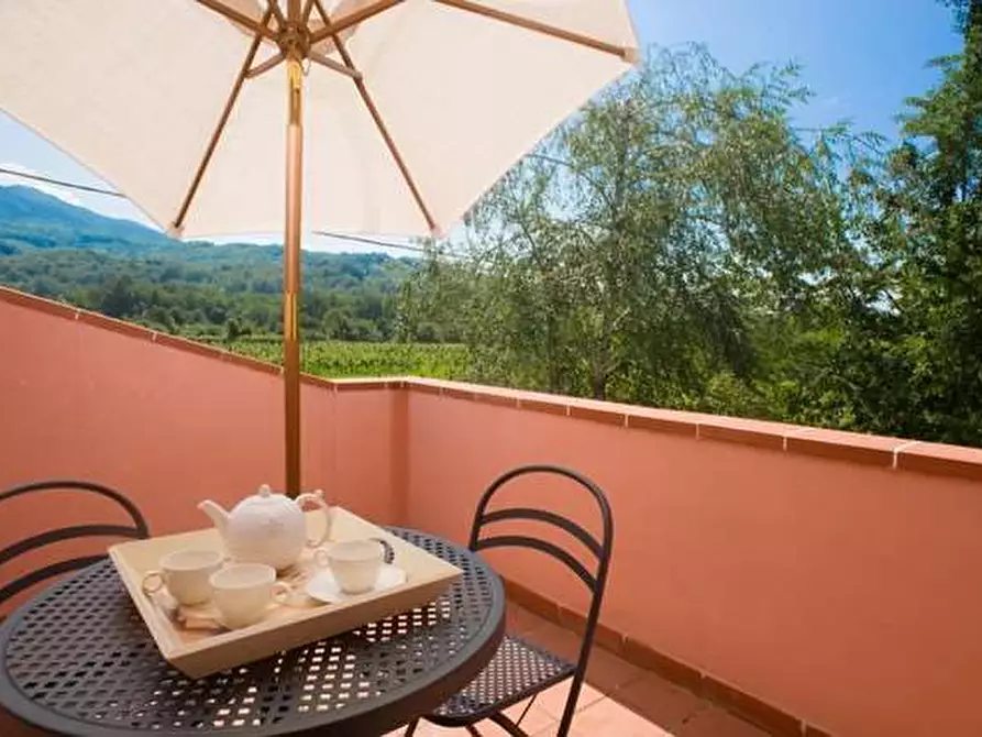 Immagine 4 di Villa in vendita  in lunigiana a Carrara