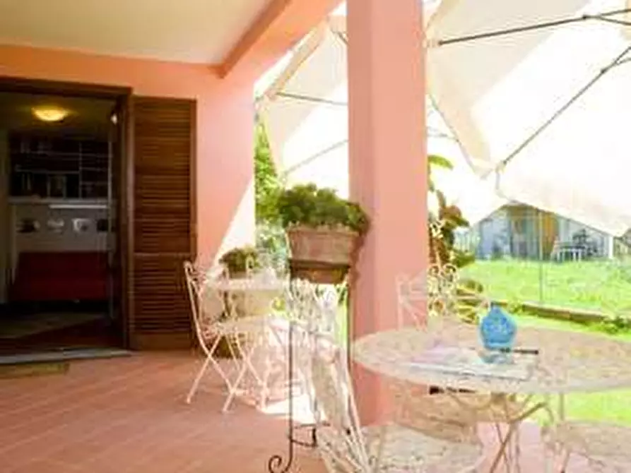 Immagine 5 di Villa in vendita  in lunigiana a Carrara