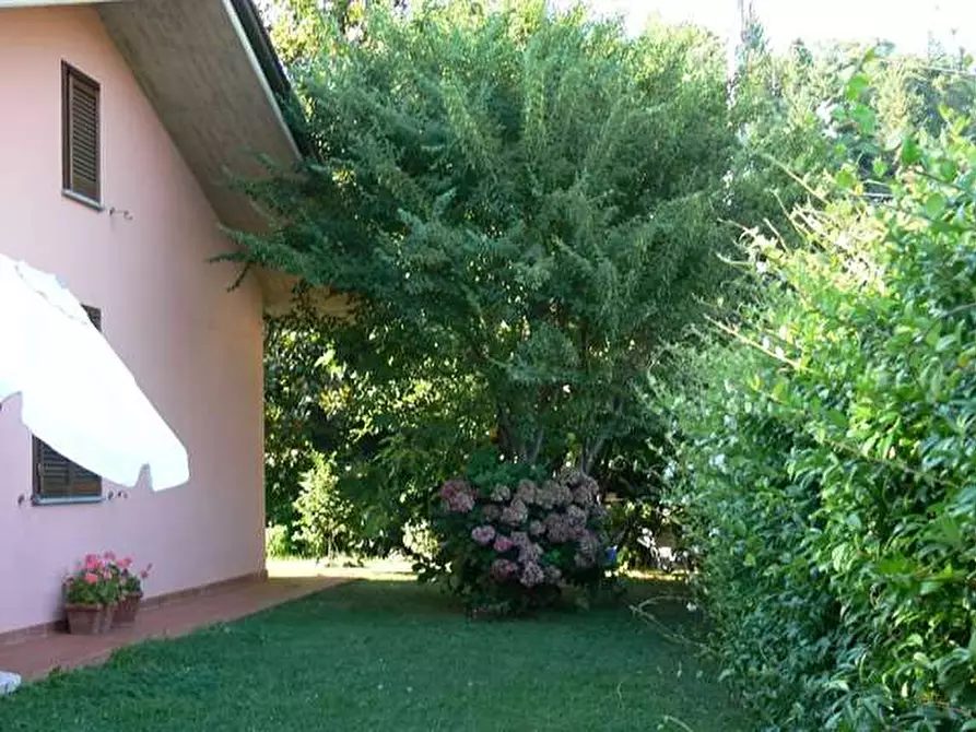 Immagine 8 di Villa in vendita  in lunigiana a Carrara