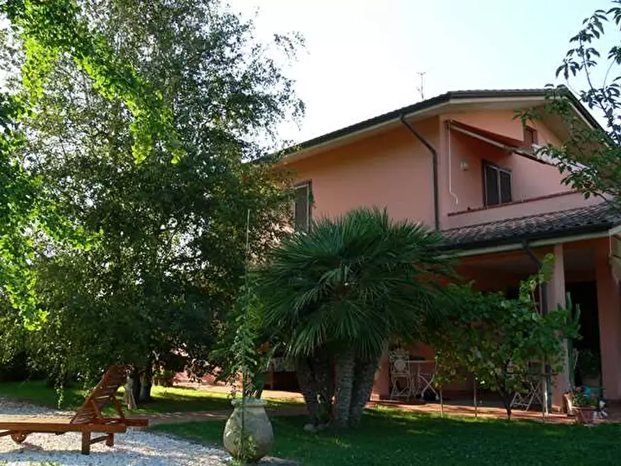 Immagine 10 di Villa in vendita  in lunigiana a Carrara
