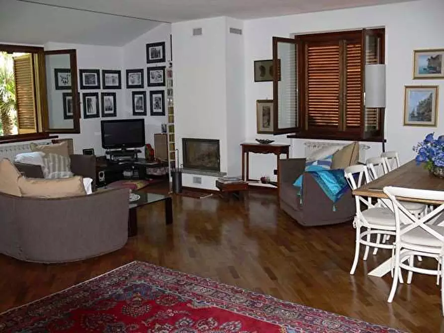 Immagine 27 di Villa in vendita  in lunigiana a Carrara