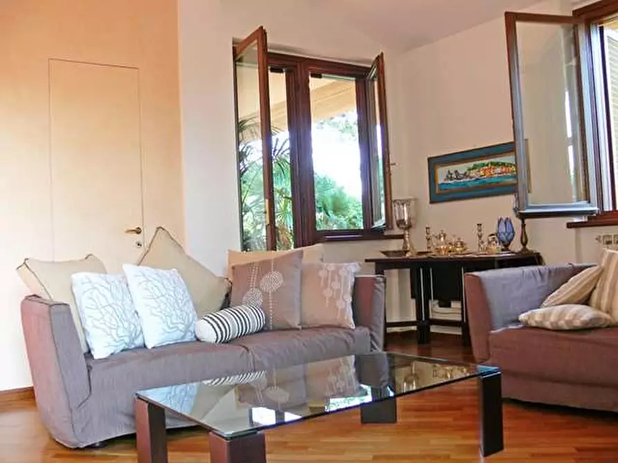 Immagine 29 di Villa in vendita  in lunigiana a Carrara