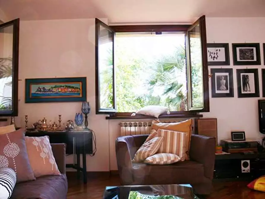 Immagine 30 di Villa in vendita  in lunigiana a Carrara