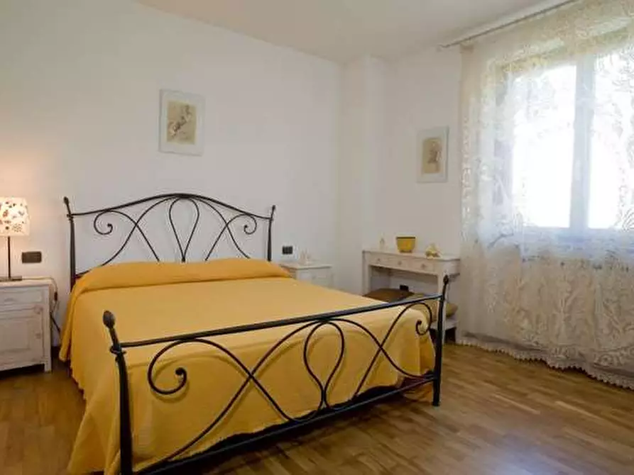 Immagine 32 di Villa in vendita  in lunigiana a Carrara