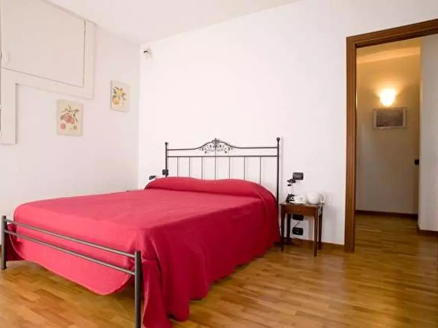 Immagine 33 di Villa in vendita  in lunigiana a Carrara