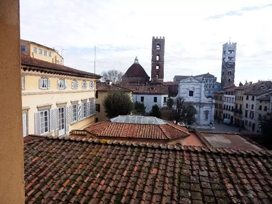 Immagine 1 di Appartamento in vendita  in lucca centro storico a Lucca