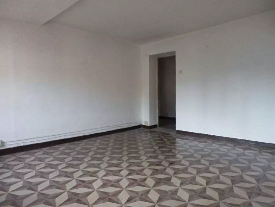 Immagine 3 di Appartamento in vendita  in lucca centro storico a Lucca