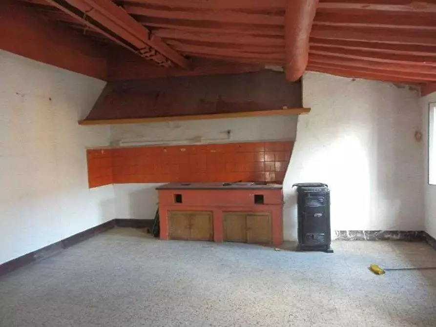 Immagine 6 di Appartamento in vendita  in lucca centro storico a Lucca