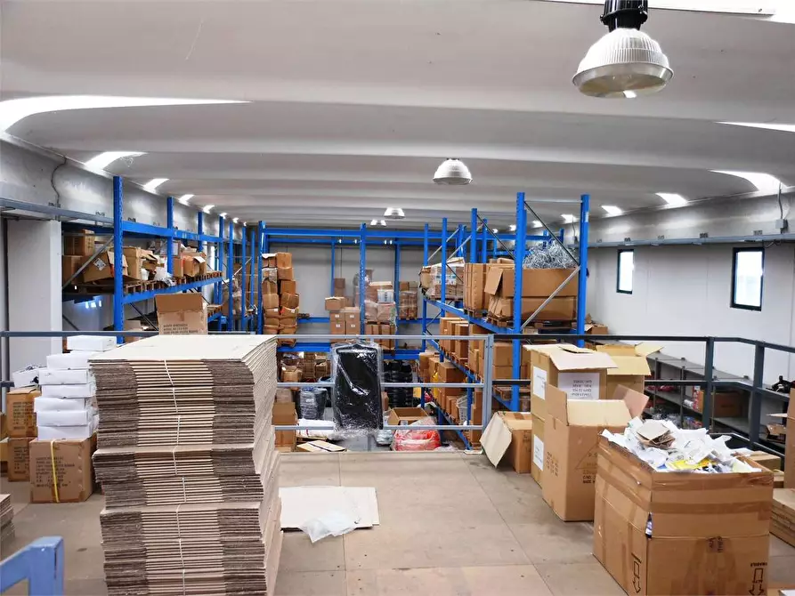 Immagine 1 di Capannone industriale in vendita  in Segromigno in Piano a Capannori
