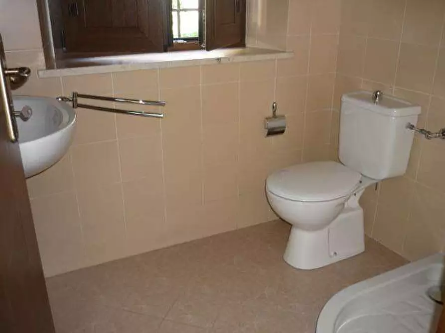 Immagine 6 di Negozio in affitto  in Tassignano a Capannori