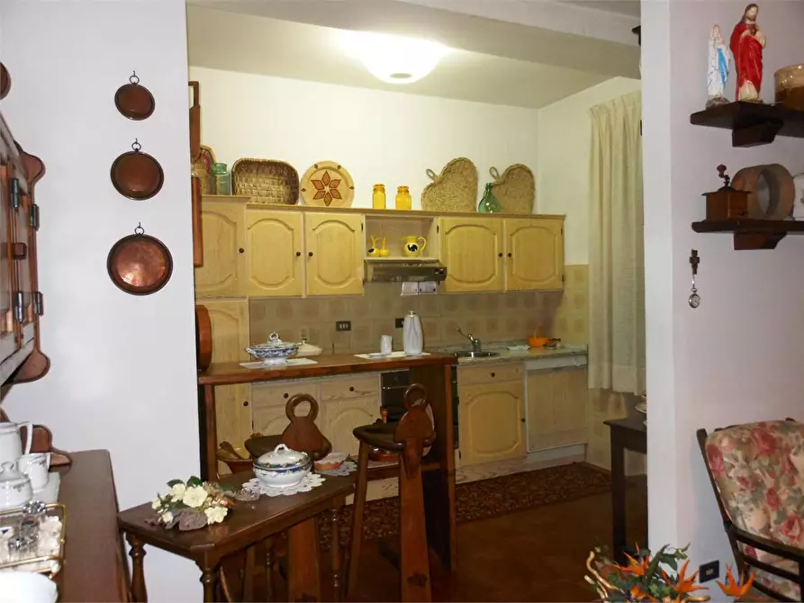 Immagine 10 di Porzione di casa in vendita  in Lammari a Capannori