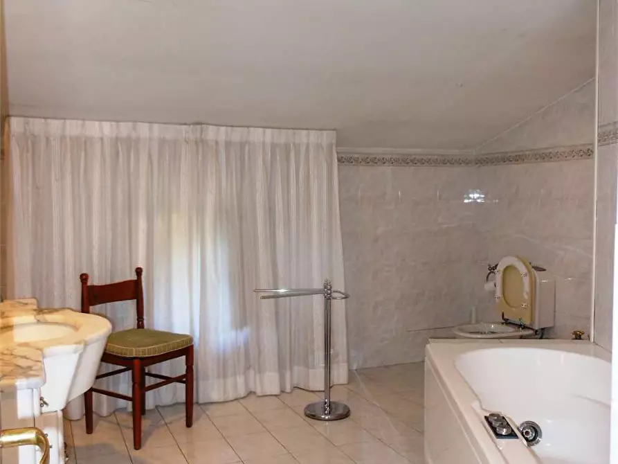 Immagine 22 di Porzione di casa in vendita  in Lammari a Capannori