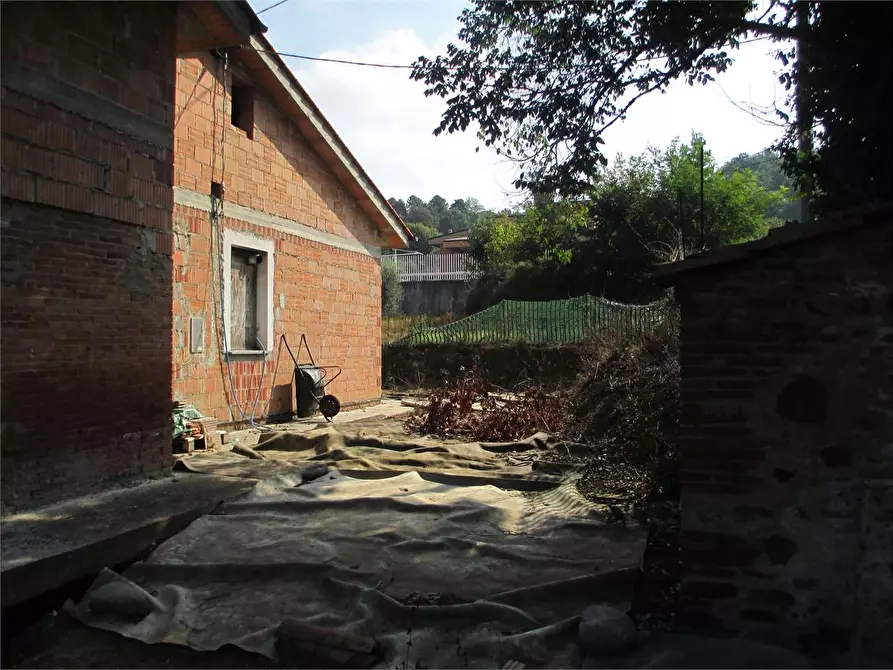 Immagine 5 di Rustico / casale in vendita  in Porcari a Porcari