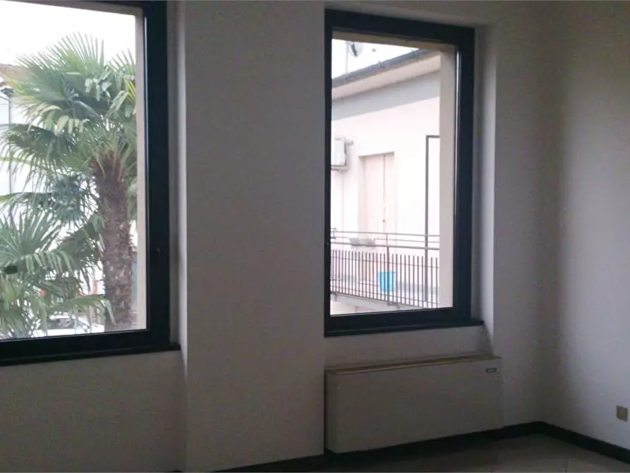 Immagine 7 di Negozio in affitto  in lunata a Capannori