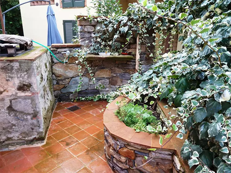 Immagine 11 di Casa indipendente in vendita  in via dei pierini a Capannori