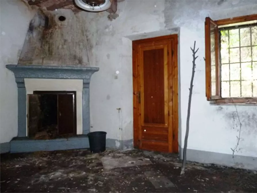 Immagine 1 di Porzione di casa in vendita  in Sesto di moriano a Lucca