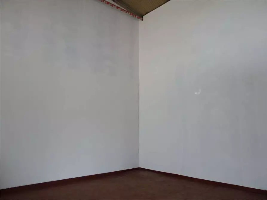 Immagine 4 di Laboratorio in affitto  in Segromigno a Capannori