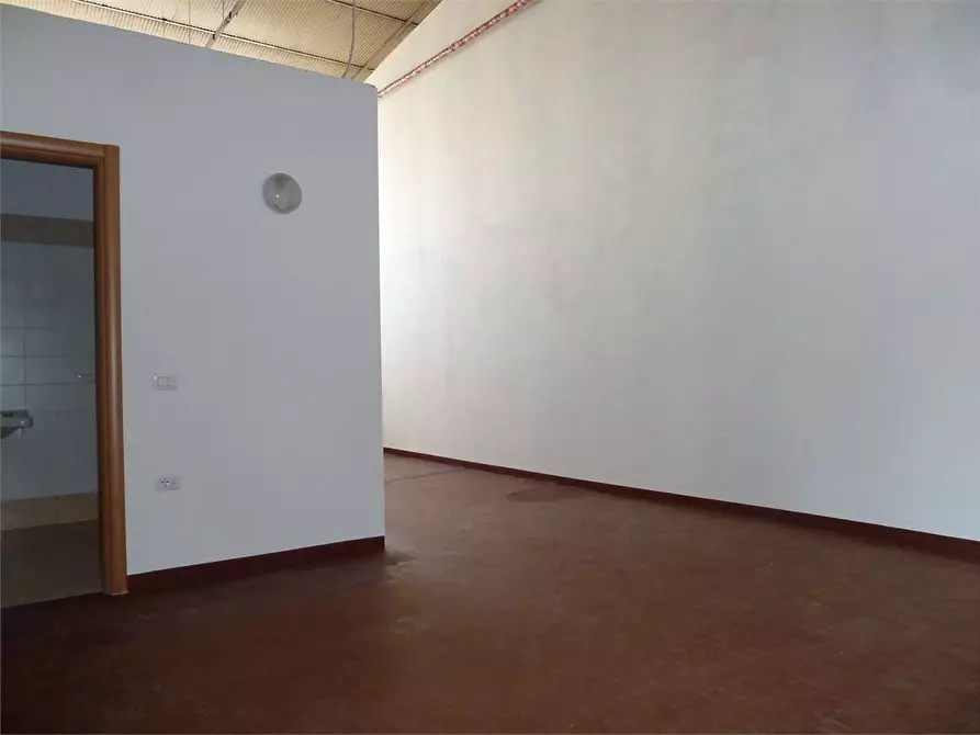 Immagine 5 di Laboratorio in affitto  in Segromigno a Capannori