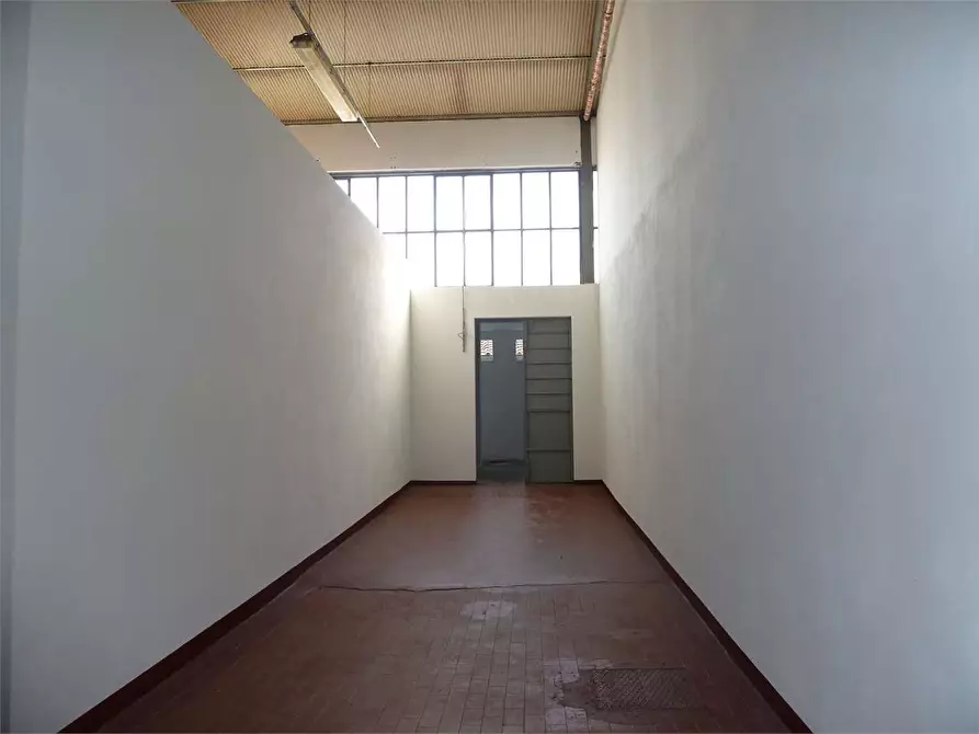 Immagine 6 di Laboratorio in affitto  in Segromigno a Capannori