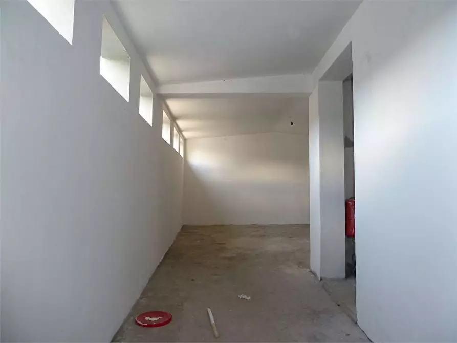 Immagine 9 di Laboratorio in affitto  in Segromigno a Capannori