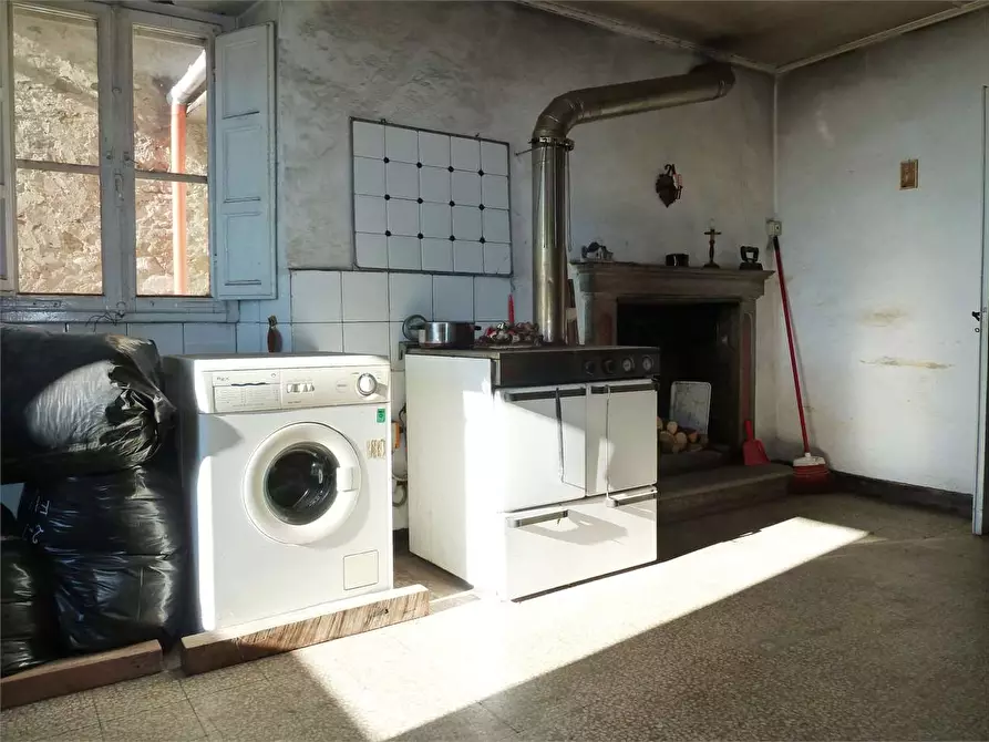 Immagine 6 di Porzione di casa in vendita  in lucca  a Lucca