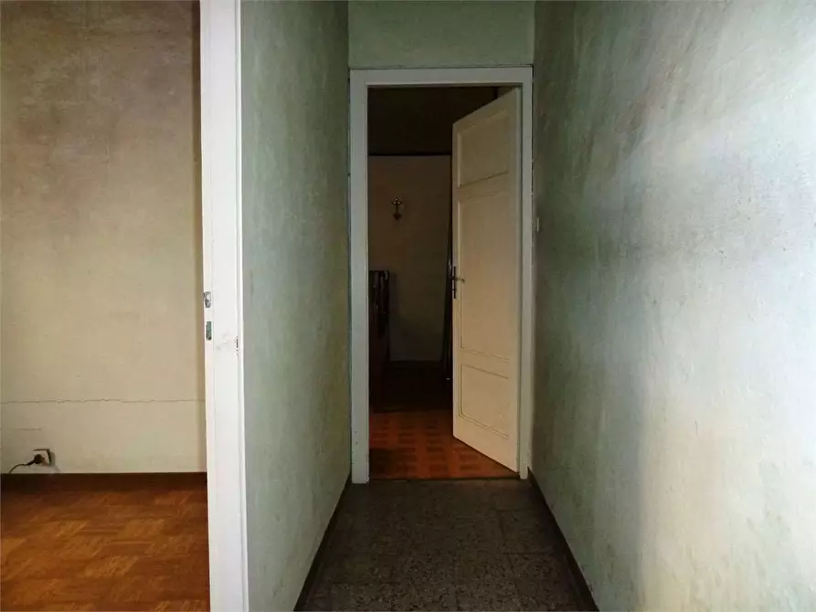 Immagine 9 di Porzione di casa in vendita  in lucca  a Lucca