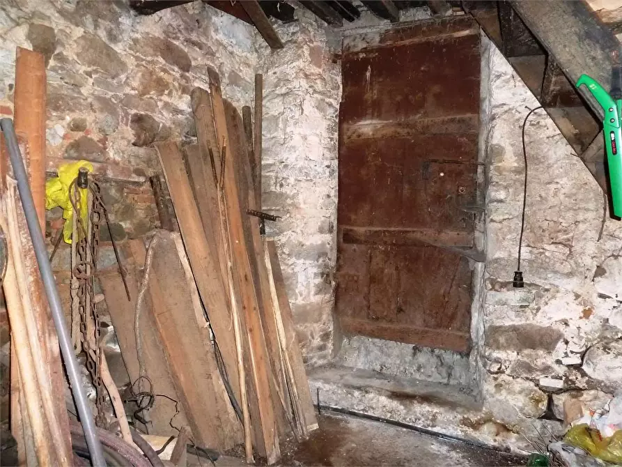 Immagine 17 di Porzione di casa in vendita  in lucca  a Lucca