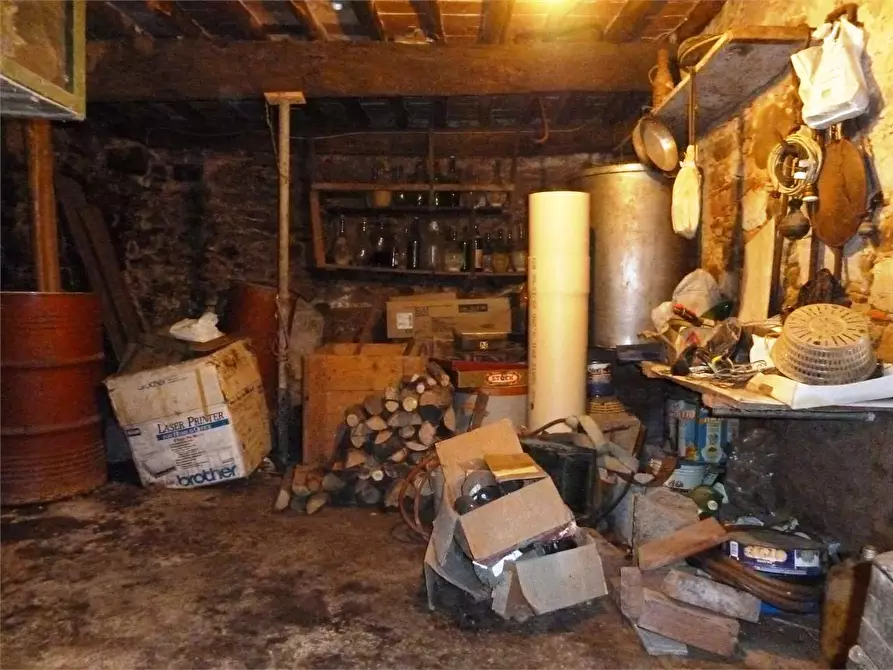 Immagine 21 di Porzione di casa in vendita  in lucca  a Lucca