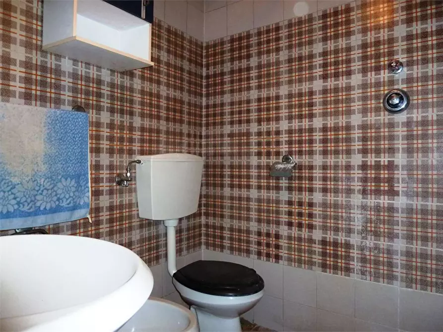 Immagine 24 di Porzione di casa in vendita  in lucca  a Lucca