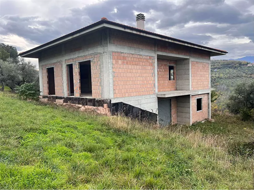 Immagine 1 di Casa indipendente in vendita  in via san vittoria a Penne