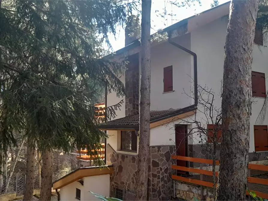Immagine 1 di Casa bifamiliare in vendita  in via Pescara 10 a Campo Di Giove