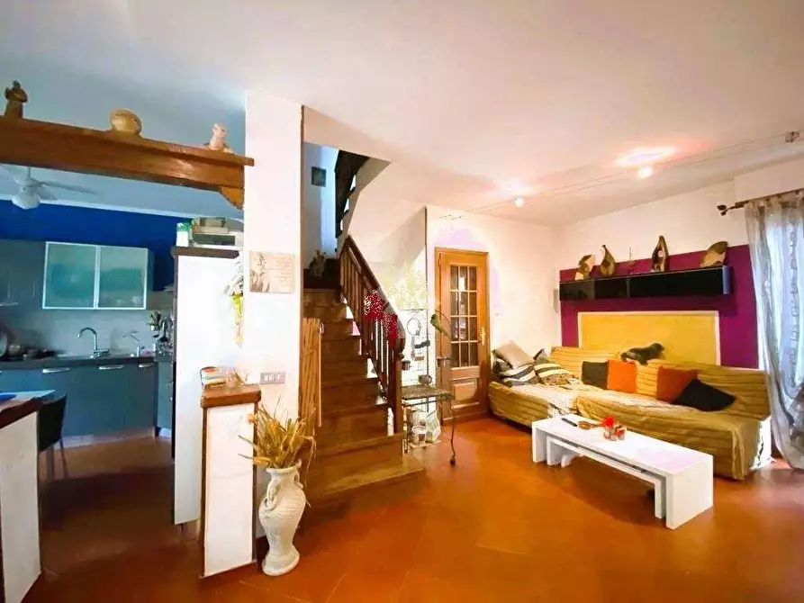 Immagine 1 di Villa in vendita  a Osasio