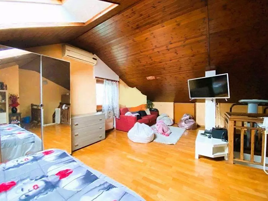 Immagine 12 di Villa in vendita  a Osasio