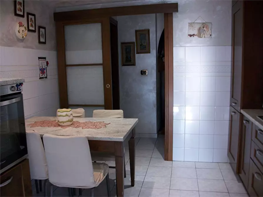 Immagine 8 di Quadrilocale in vendita  a Torino