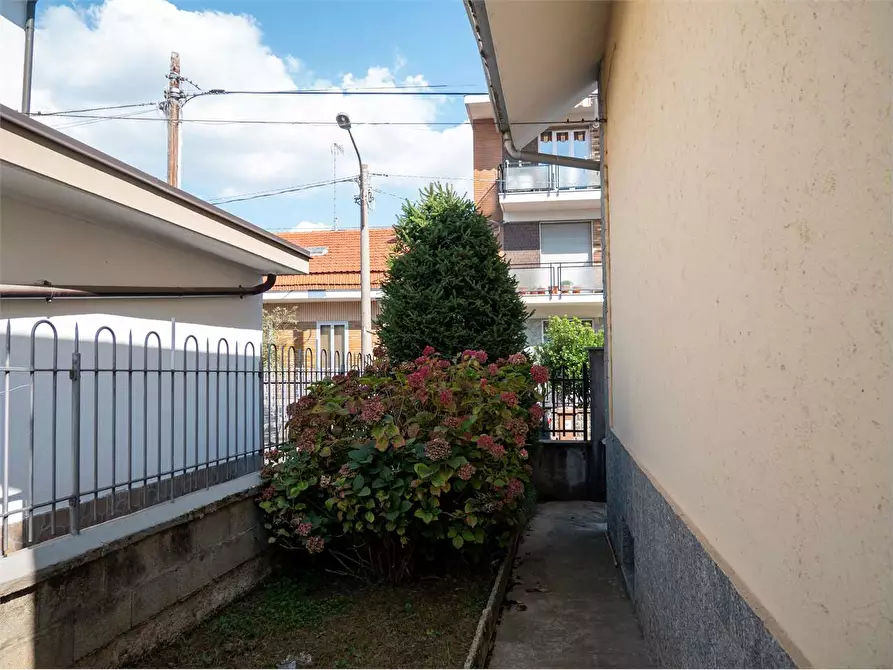 Immagine 7 di Quadrilocale in vendita  a Grugliasco