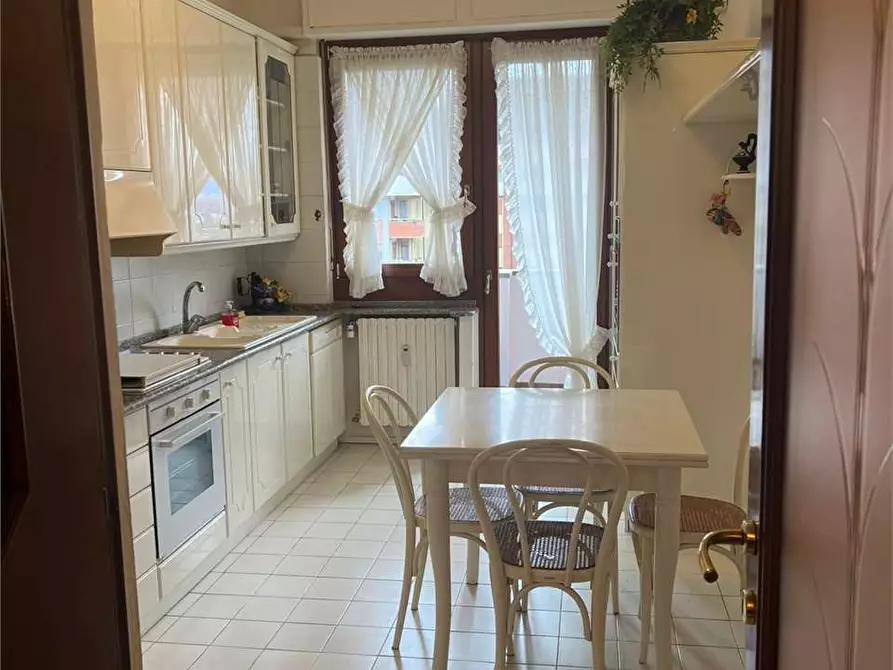 Immagine 5 di Quadrilocale in affitto  a Torino