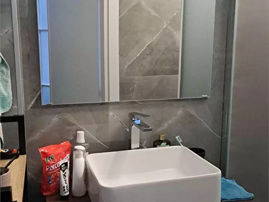 Immagine 10 di Bilocale in vendita  a Torino