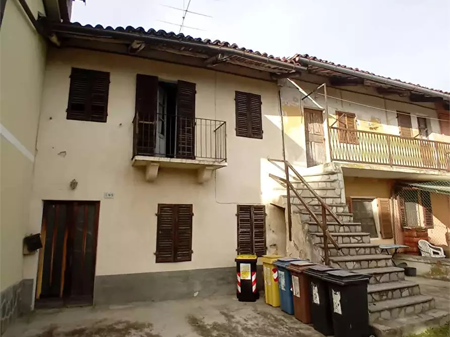 Immagine 1 di Rustico / casale in vendita  a Cinzano