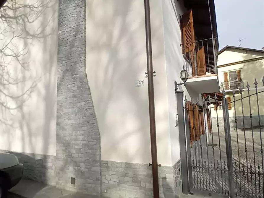 Immagine 9 di Rustico / casale in vendita  a Cinzano